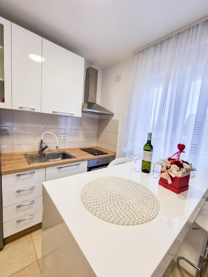 Apartment Ane 2 Tisno Exterior foto